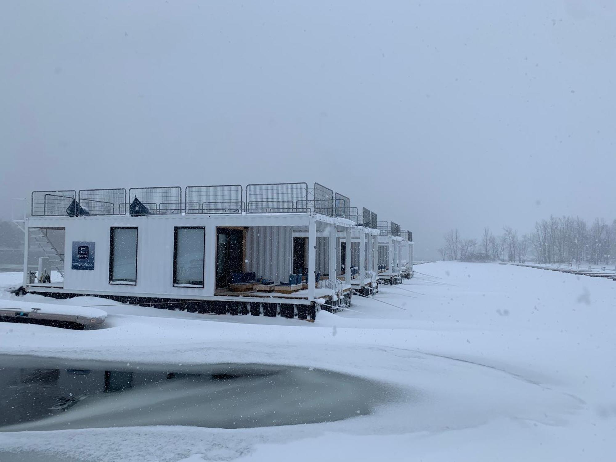 Flotel St-Jean-Sur-Richelieu Сен-Жан-сюр-Рішельйо Екстер'єр фото